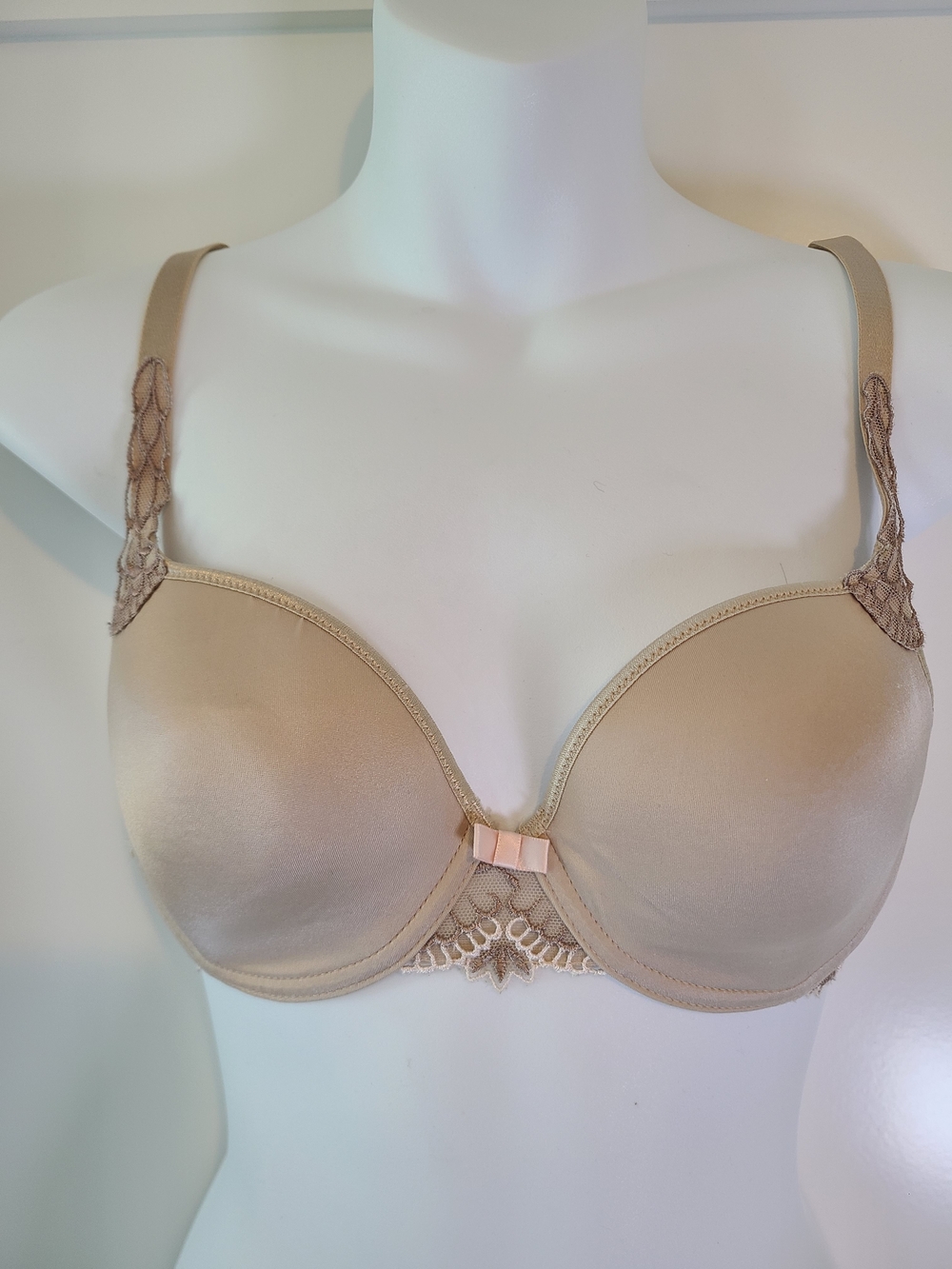 Chantelle Beige Lace-Accent T-Shirt Bra 30D
